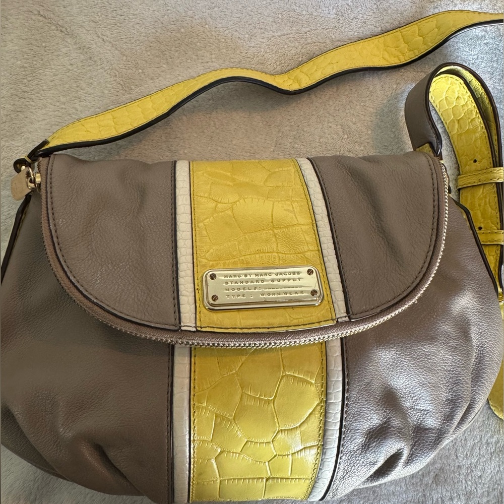 Marc Jacob’s leather bag leather w/ strap